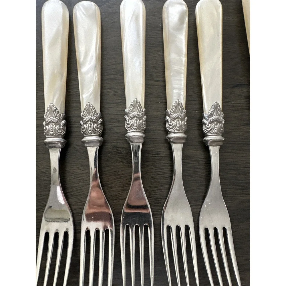 EME 18/10 Italy Napoleon Flatware mother of pearl handle Vintage 31 Piece